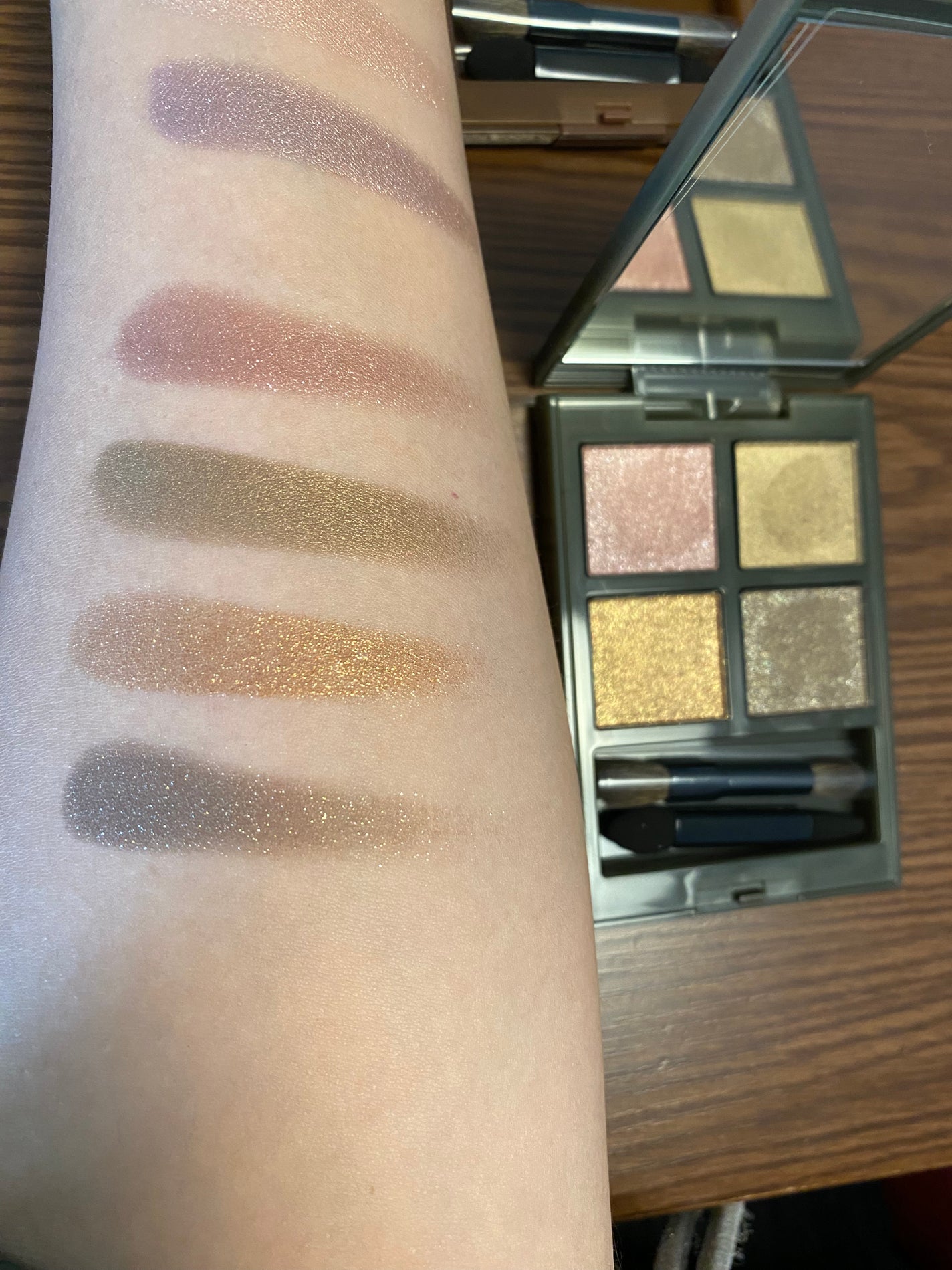 アディクション ホリデーアディクション アイシャドウ パレット + “スルー ザ グラス”/ADDICTION/アイシャドウパレットを使ったクチコミ(6枚目)