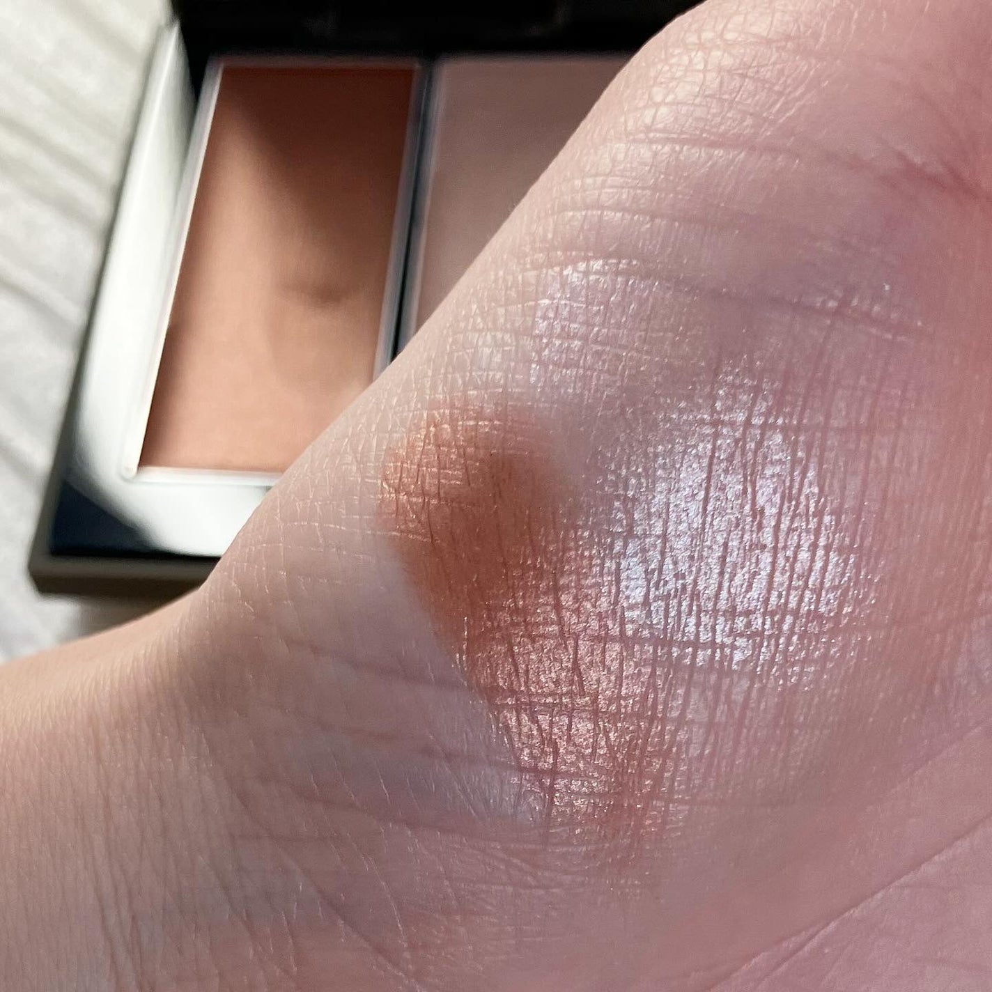 THREE シマリング グロー デュオ/THREE/クリームハイライトを使ったクチコミ(4枚目)