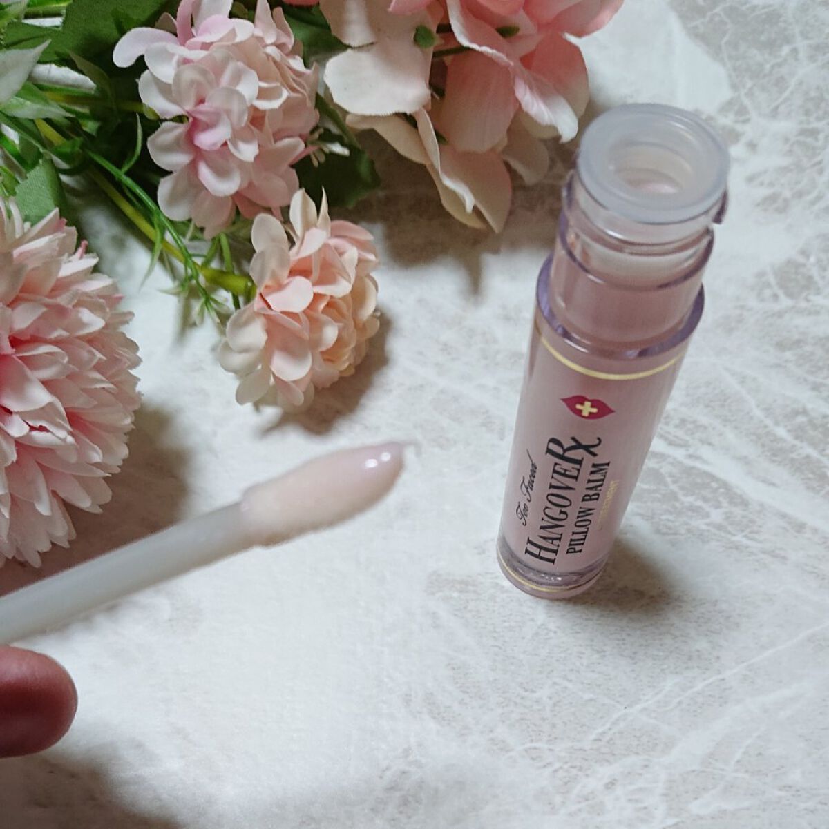 ～トゥー フェイスド ハングオーバー～ ピロー バーム リップ トリートメント/Too Faced/リップ美容液を使ったクチコミ（2枚目）