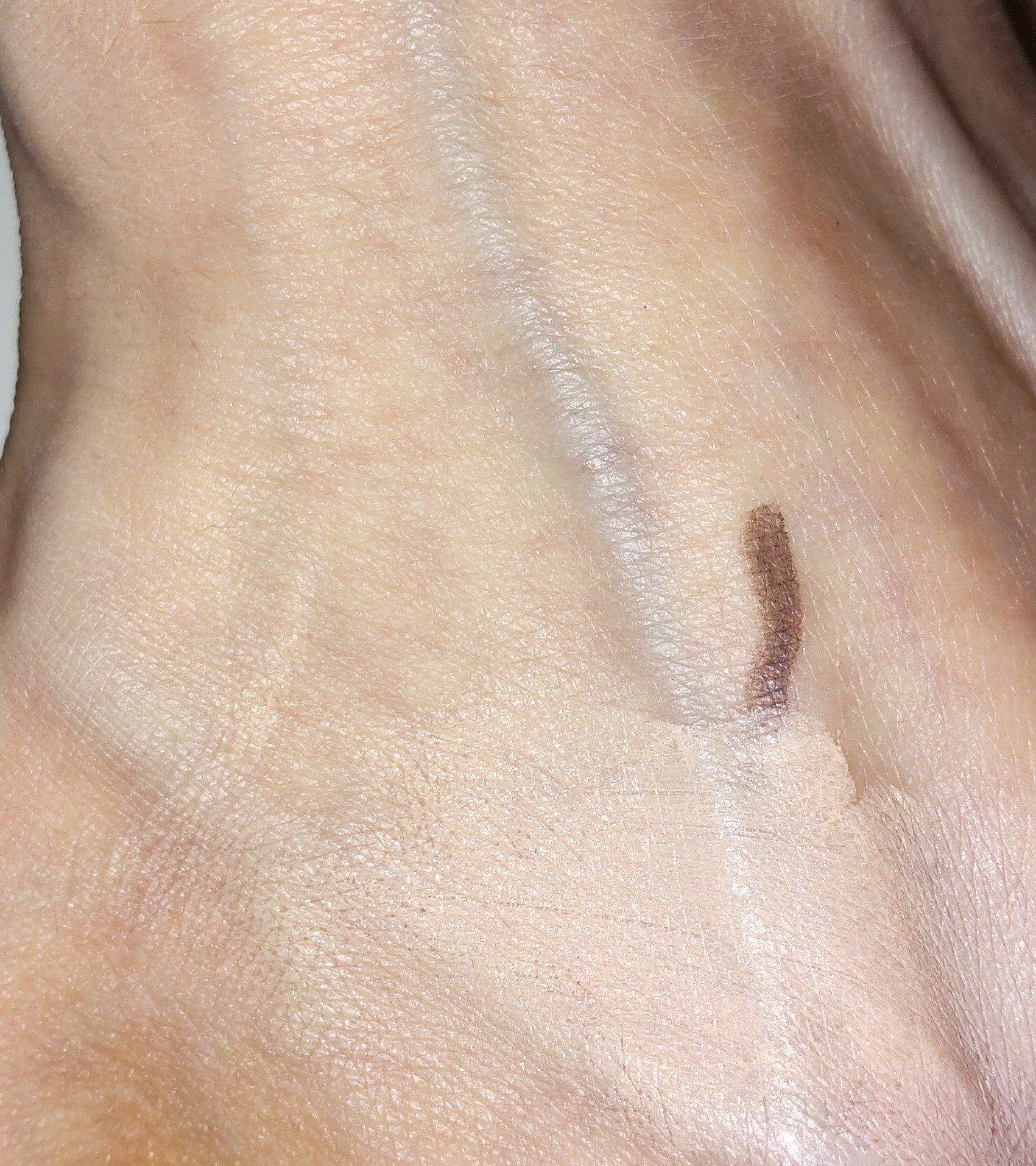 Sugar Lab ビタエッセンスカバーコンシーラーのクチコミ「Sugar Labビタエッセンスカバーコンシーラー

qoo10で800円弱で購入しました。
.....」（3枚目）