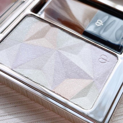 クレ・ド・ポー ボーテ レオスールデクラ/クレ・ド・ポー ボーテ/パウダーハイライトを使ったクチコミ(2枚目)