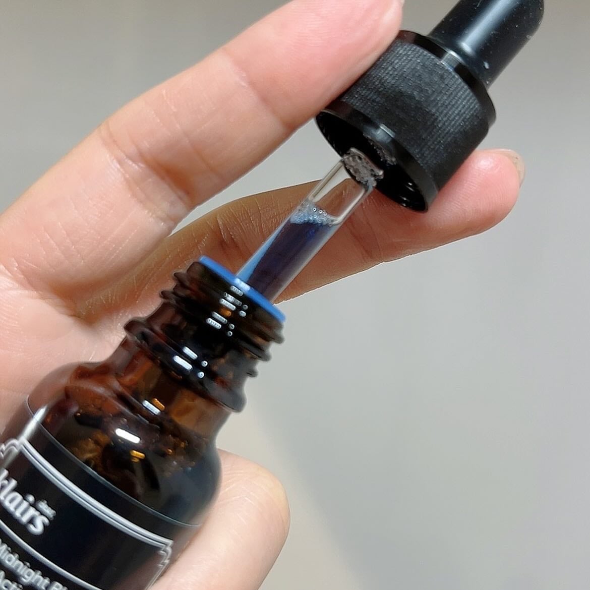 ミッドナイトブルーユースアクティベーティングドロップ(20ml)/Klairs/美容液を使ったクチコミ(3枚目)