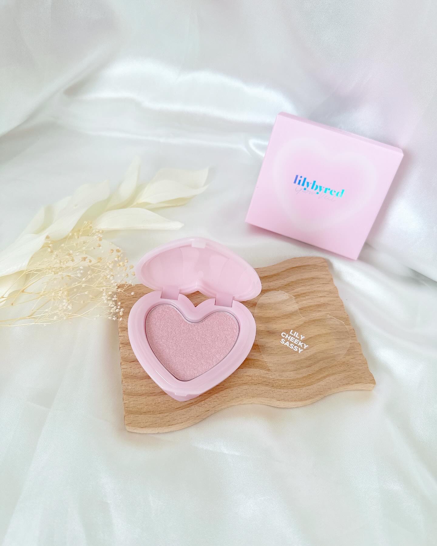 ラブビーム グロウ/lilybyred/パウダーハイライトを使ったクチコミ（2枚目）