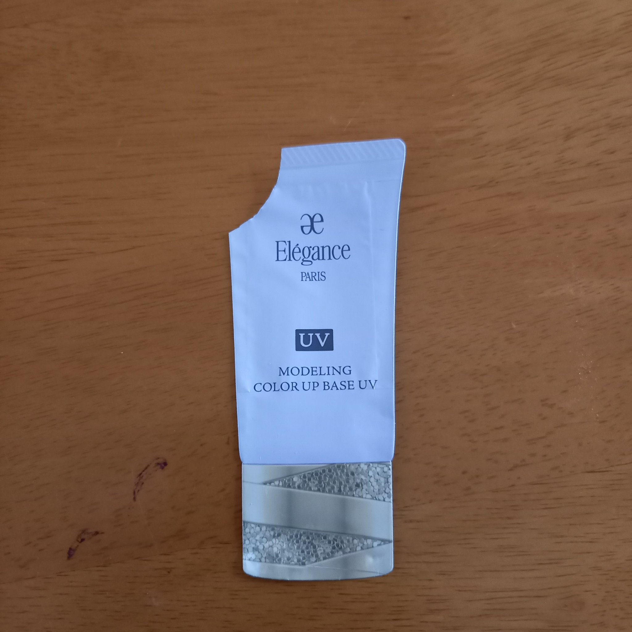 エレガンス モデリング カラーアップ ベース UV LV660/Elégance/化粧下地を使ったクチコミ（1枚目）