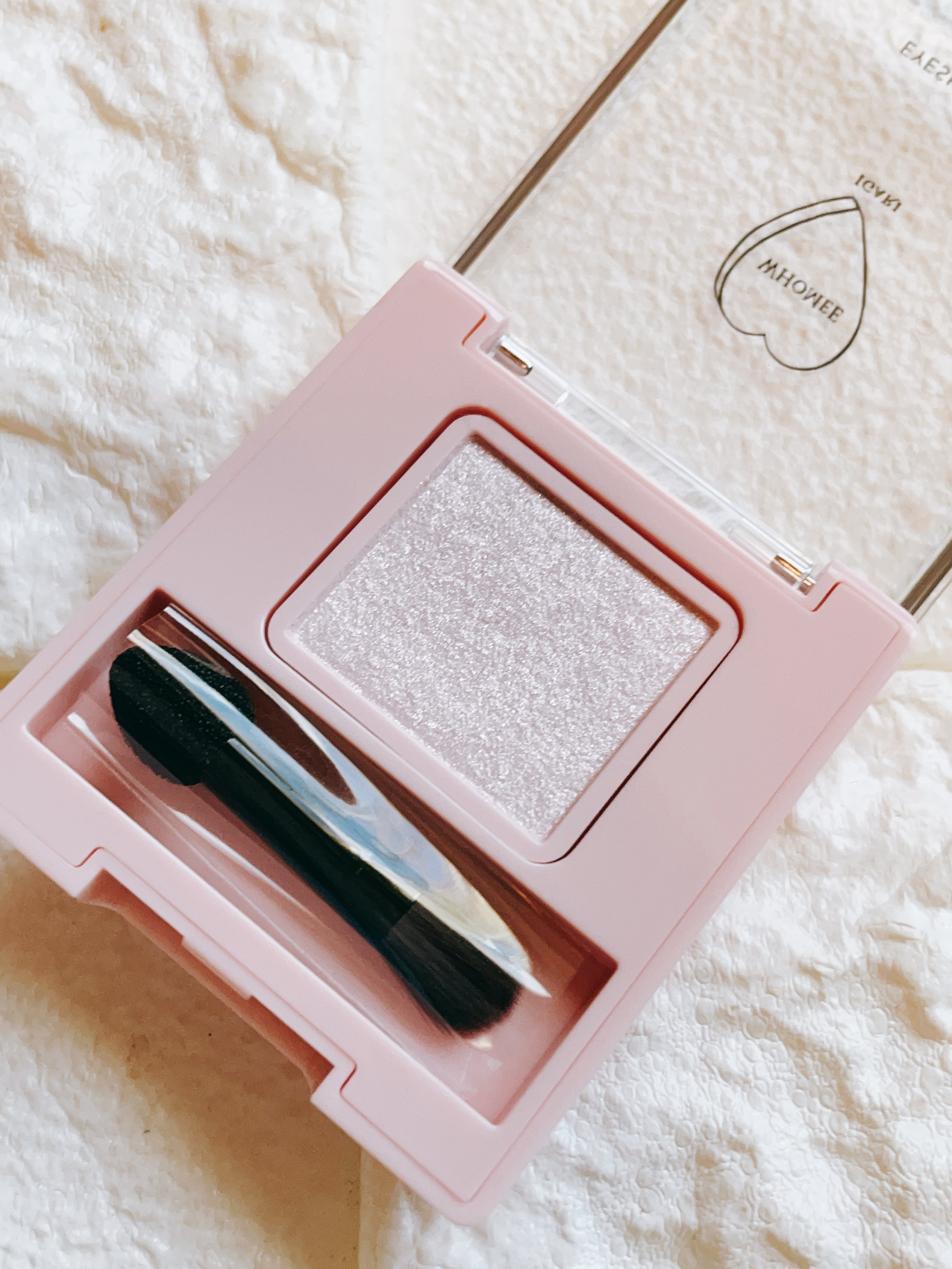 フーミー シングルラメシャドウ/WHOMEE/単色アイシャドウを使ったクチコミ（3枚目）