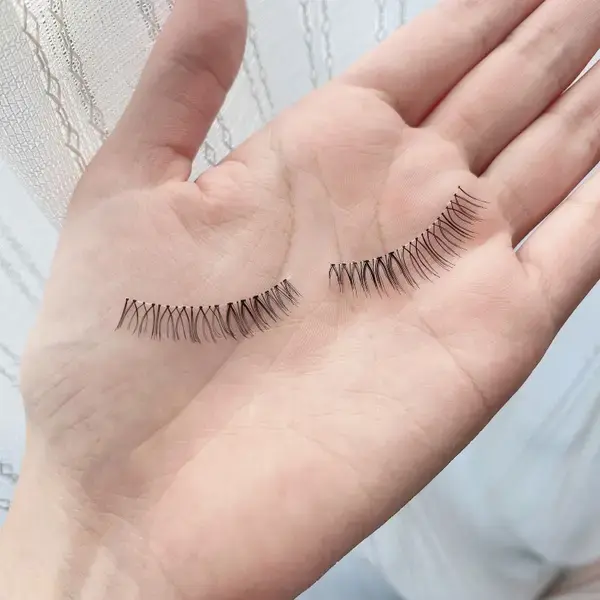 【本日更新】40代の「つけまつげ」は痛い?おすすめ人気ランキング$product_count選&自然に見える付け方も解説【$year年】の画像