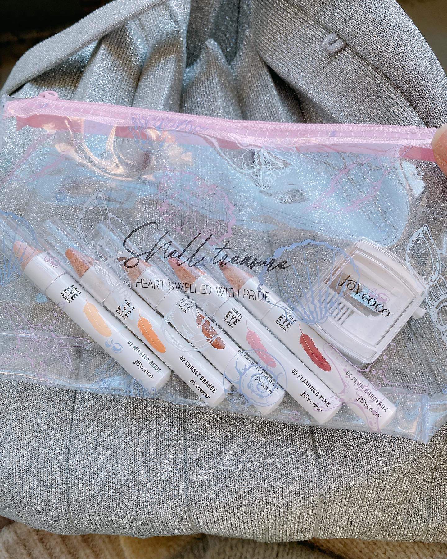 ジョイココ エアリーアイシャドウ/Joy.coco(ジョイココ)/単色アイシャドウを使ったクチコミ（2枚目）