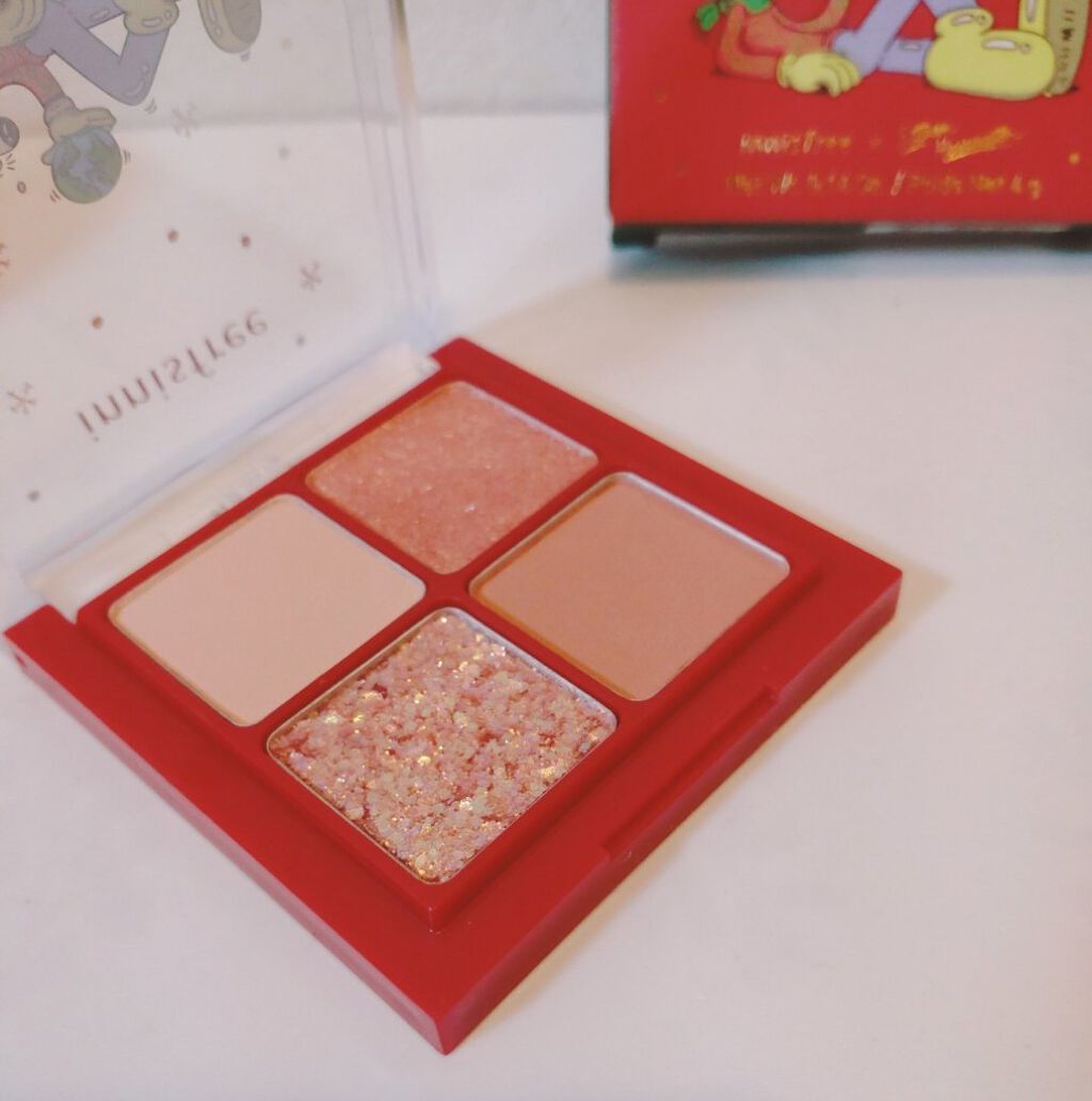 エアリー トゥインクル アイパレット 2021 Green Holidays Edition/innisfree/アイシャドウパレットを使ったクチコミ（2枚目）