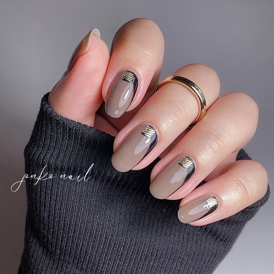 モノトーンネイルのネイルデザイン】エムプティジャパン ネイル