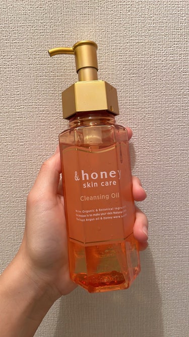 &honey クレンジングオイル

シャンプーやトリートメント等のヘアケア用品で
有名‼️優秀‼️な＆ハニーからクレンジングが
出ました😁(いつの話w)
オイルとバームがありましたが
今回はオイルのご紹