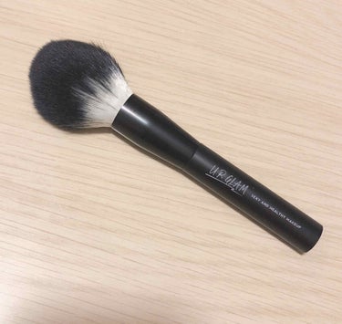 ＼お値段以上の価値あり！／

DAISO UR GLAM　
POWDER BRUSH（パウダーブラシ）


わたしが普段使用しているパウダーブラシです！
大体2ヶ月くらいで買い替えていますが、ずっとリピ