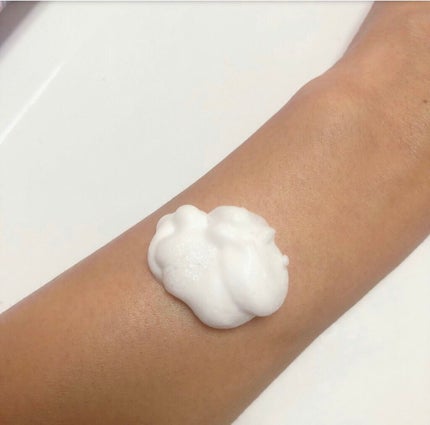 ニベアマシュマロボディームース シルキーフラワーの香り/ニベア/ボディミルクを使ったクチコミ(3枚目)