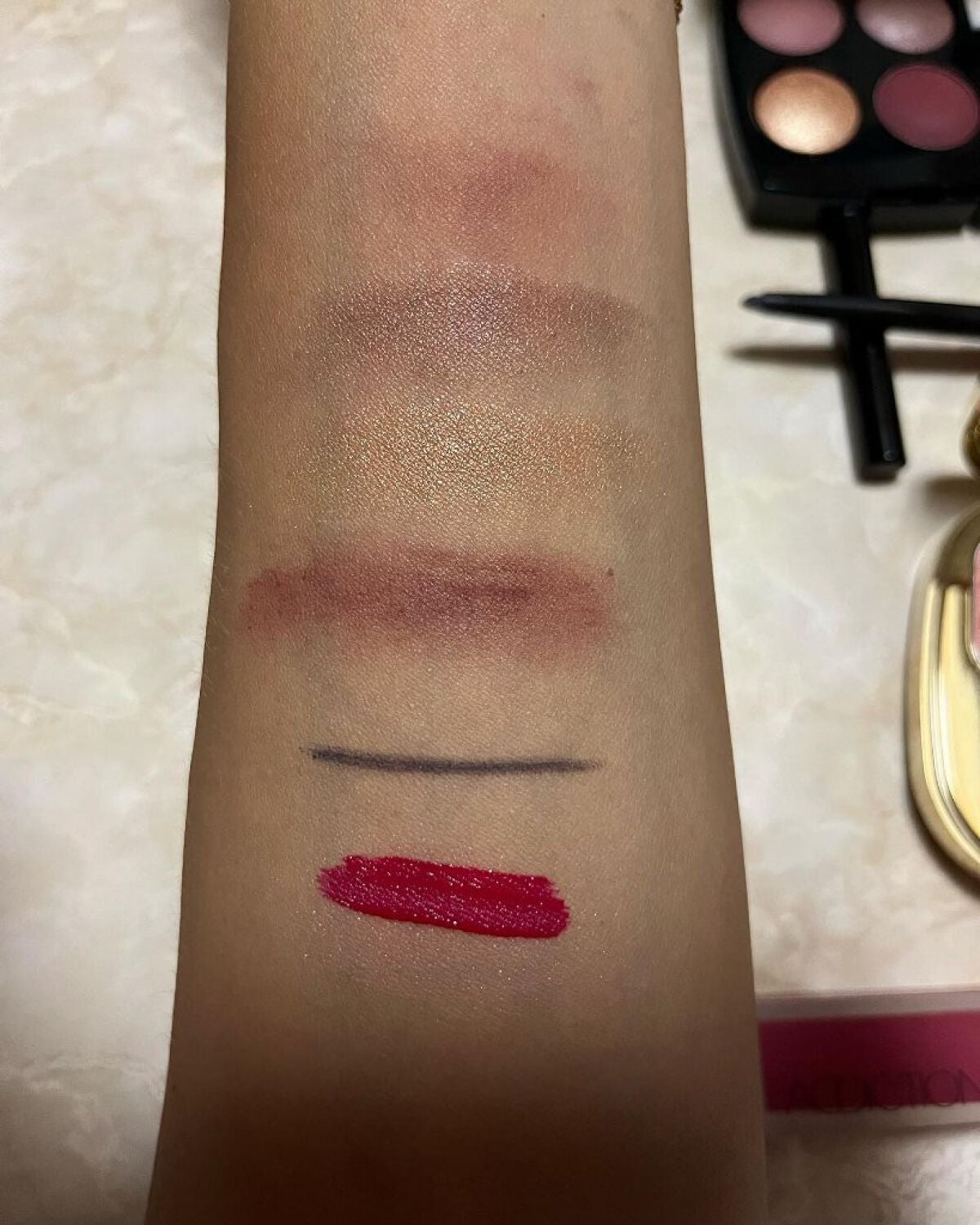 レ キャトル オンブル/CHANEL/アイシャドウパレットを使ったクチコミ(2枚目)