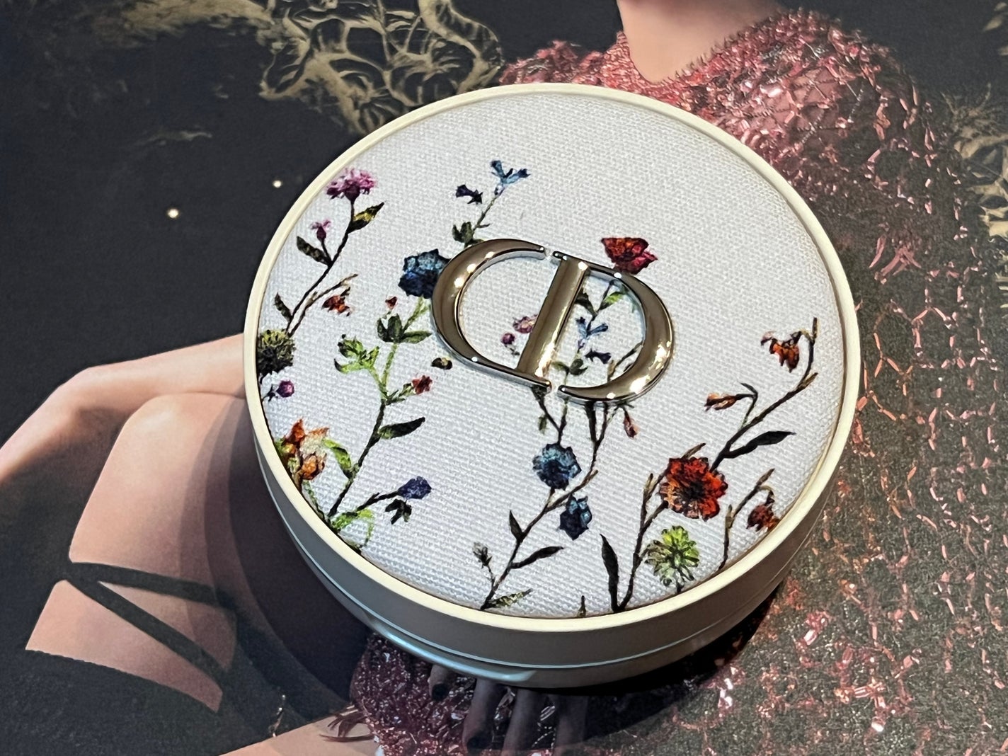 ディオールスキン フォーエヴァー クッション パウダー/Dior/ルースパウダーを使ったクチコミ(1枚目)