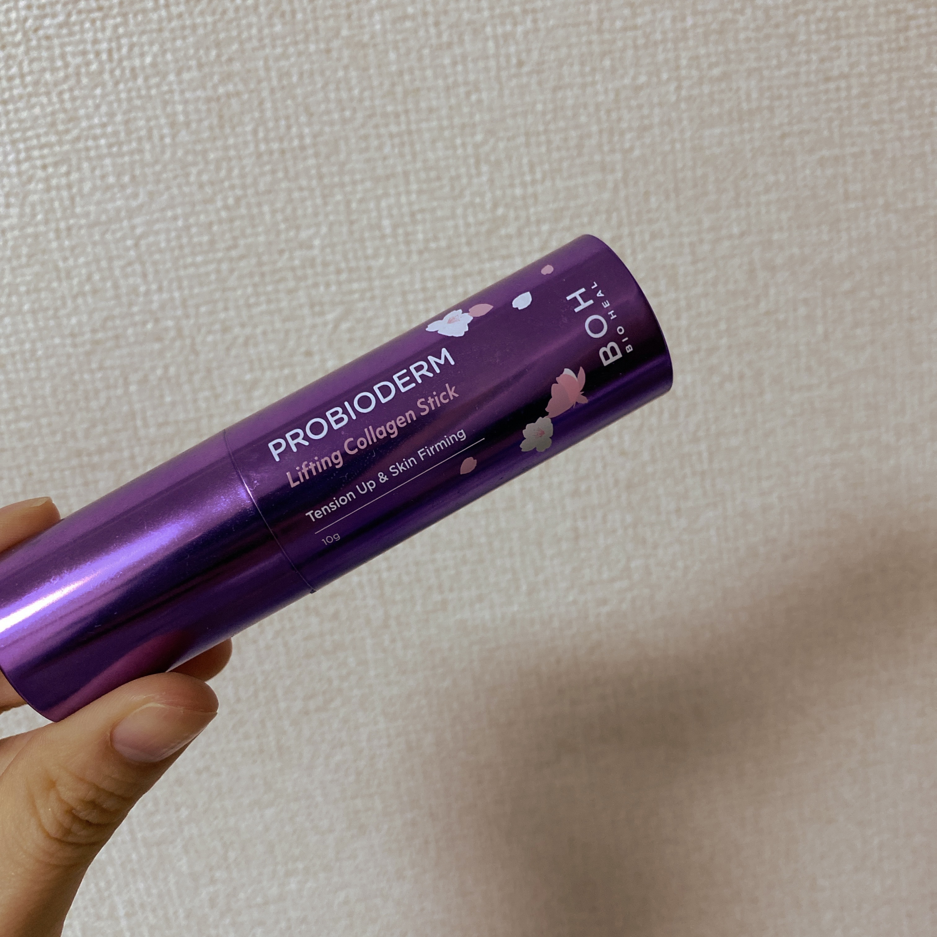 使い切りメモログ

ずっとリピしてるラインのスティックバーム
クリーム購入時のセットに入ってたので使ってました

使用感は、ちょっと重ためのクリームっぽい
ジャータイプのクリーム取るの面倒なときにクリームの代わりによく使っていました🙏🏻