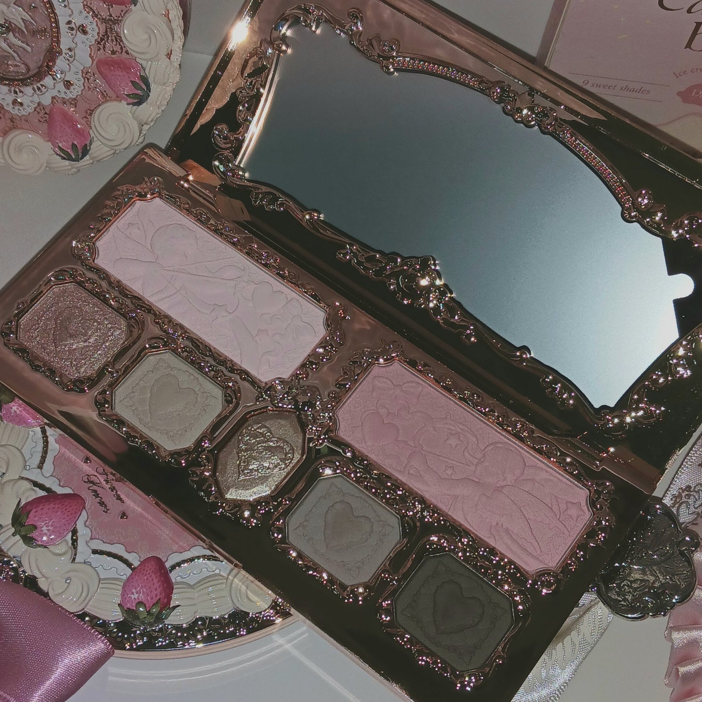 ストロベリーキューピッドコレクション メイクアップパレット/FlowerKnows/アイシャドウパレットを使ったクチコミ(2枚目)