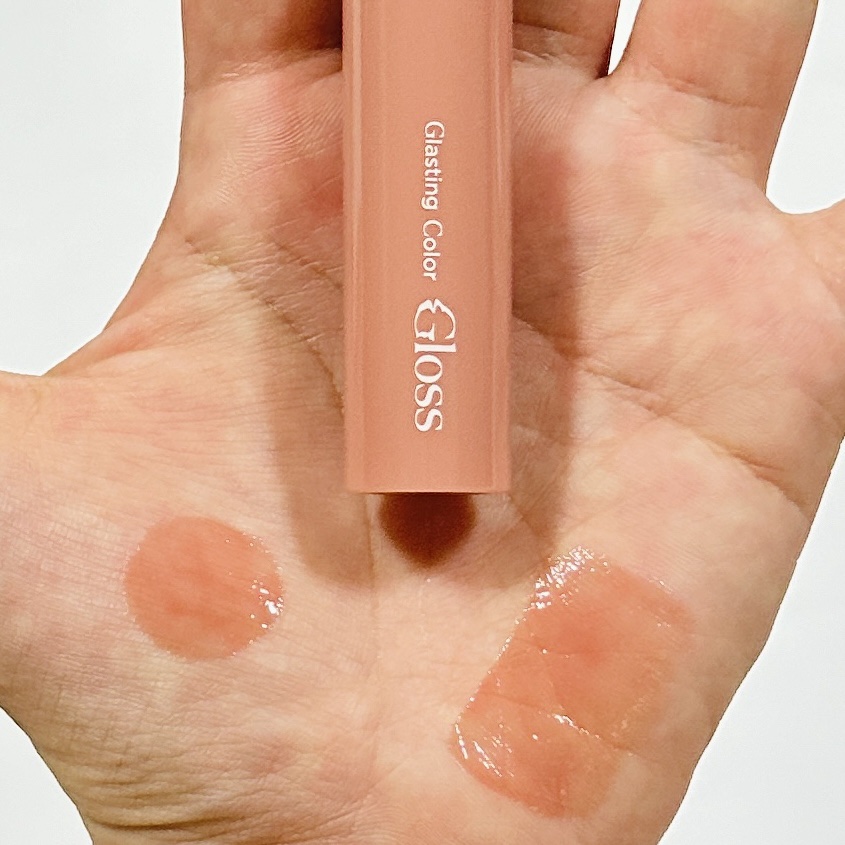 グラスティングカラーグロス 02 ナッティーヴェイグ(NUTTY VAGUE）/rom&nd/リップグロスを使ったクチコミ（2枚目）