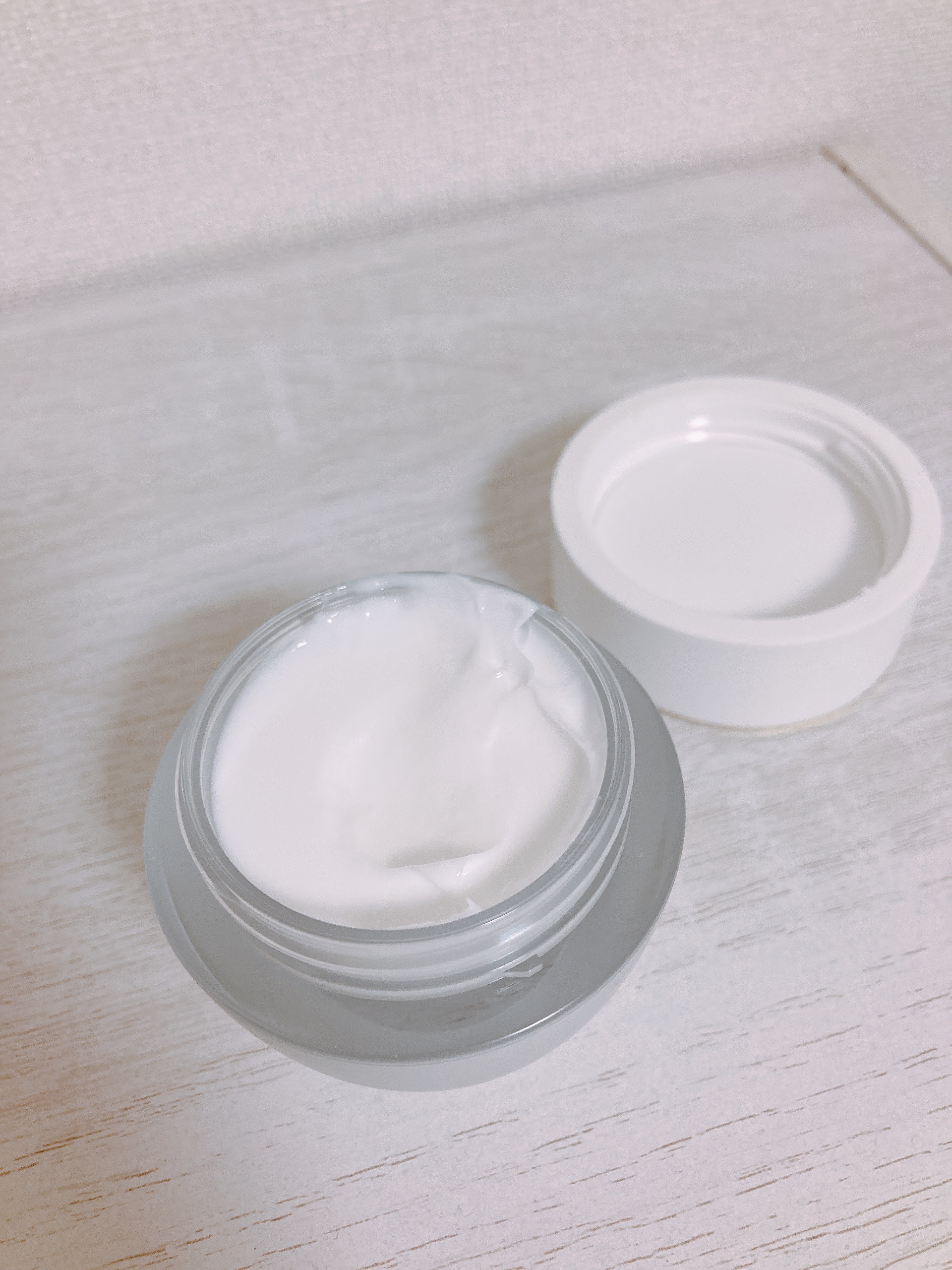 アクア チャージ 薬用 セラム エッセンス/ESTEE LAUDER/美容液を使ったクチコミ（2枚目）