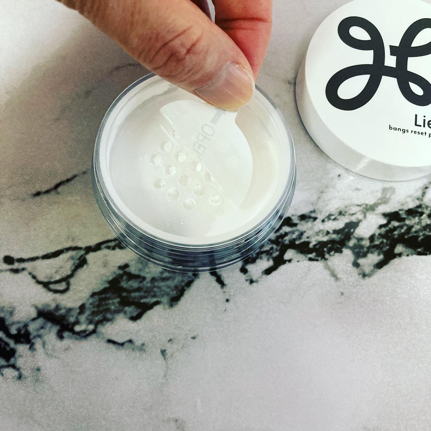 前髪リセットパウダー/リーゼ/その他スタイリングを使ったクチコミ（2枚目）