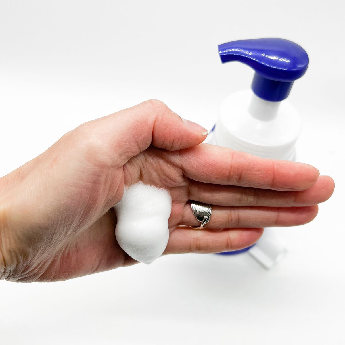 ニベア クリアビューティー弱酸性泡洗顔 皮脂すっきり 本体 150ml/ニベア/泡洗顔を使ったクチコミ（3枚目）