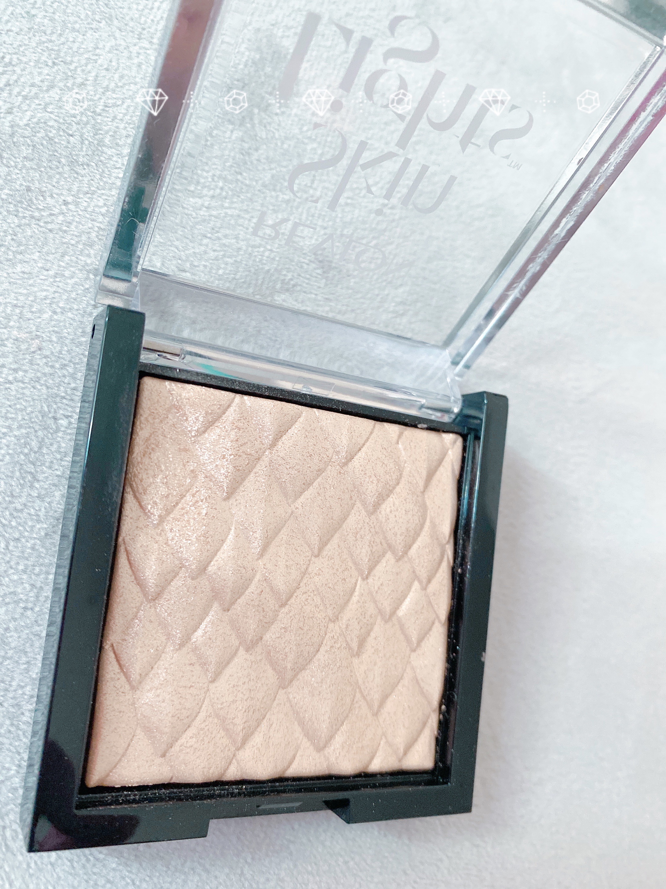 スキンライト プリズマティック ハイライター/REVLON/プレストパウダーを使ったクチコミ（1枚目）