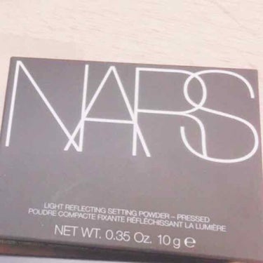 連続投稿失礼します！

続いては、NARS ライトリフレクティングセッティングパウダープレストです！
これは皆さんすごくいいと言っていたので、買ってみました！☺️
ですが、すっっごく硬くてどうやって使え