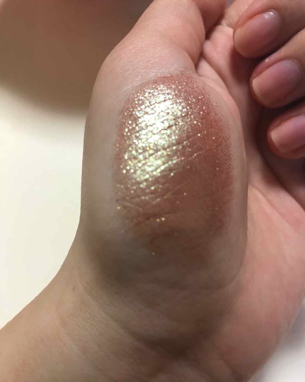 ダズルシャドウ/M・A・C/単色アイシャドウを使ったクチコミ(2枚目)