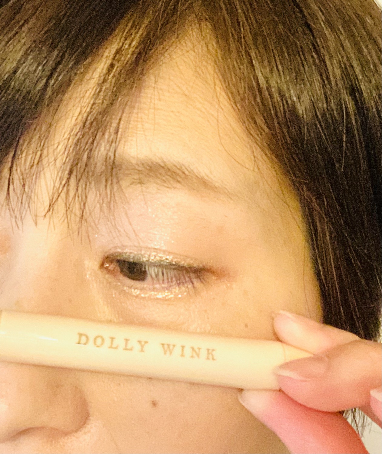 スティックラメシャドウ 01 シャンパンゴールド/ドーリーウインク/スティックアイシャドウを使ったクチコミ（2枚目）