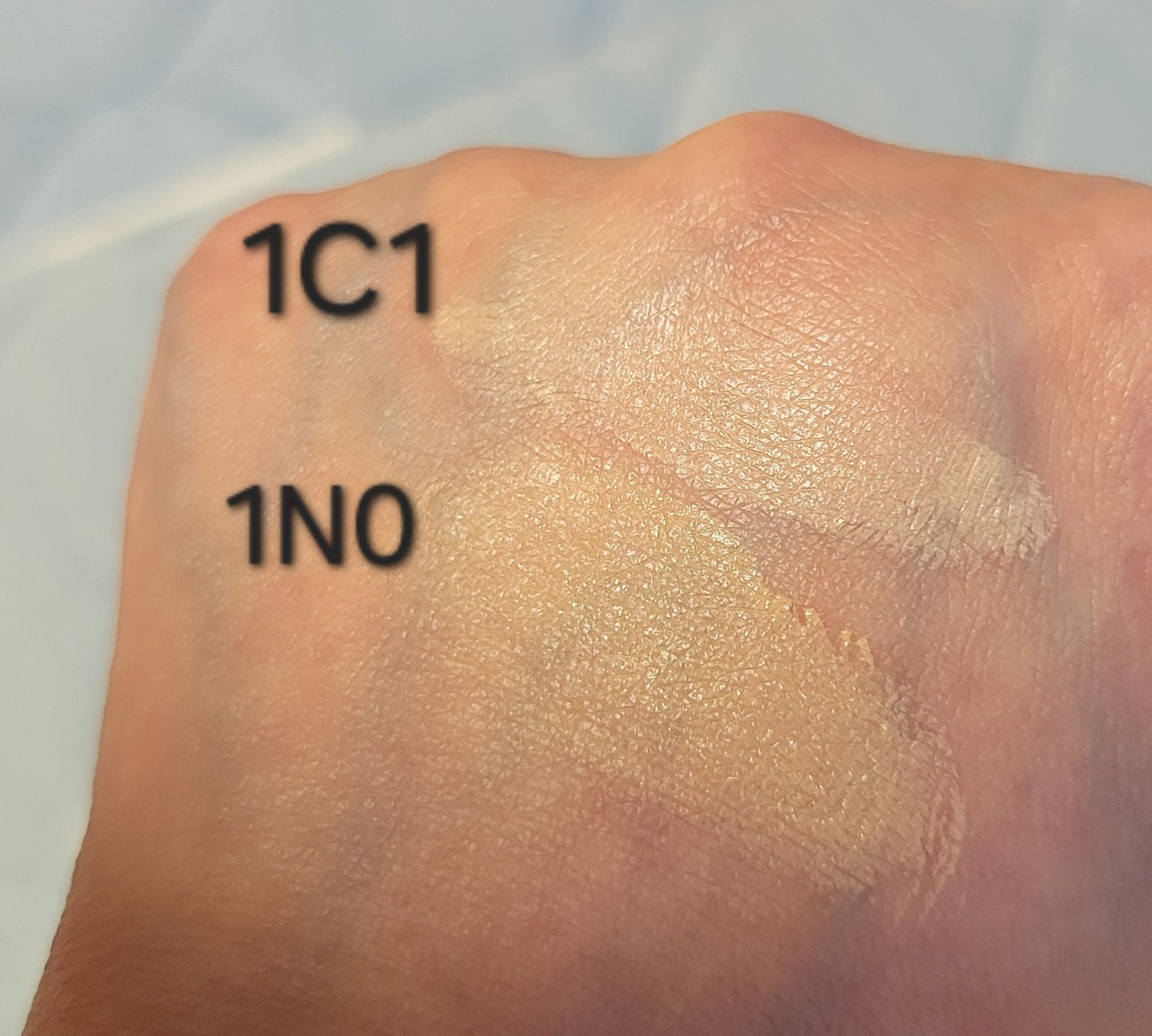 リアル フローレス ウェイトレス パーフェクティング コンシーラー/ローラ メルシエ/リキッドコンシーラーを使ったクチコミ（3枚目）