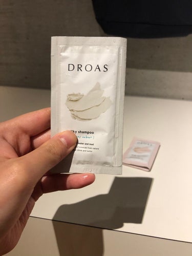 DROASのシャンプー、トリートメント使ってみました！

【使った商品】DROAS
シルキーシャンプー／トリートメント
【商品の特徴】シャンプー、トリートメント
【使用感】サラサラ ☆☆☆☆☆
【良いと