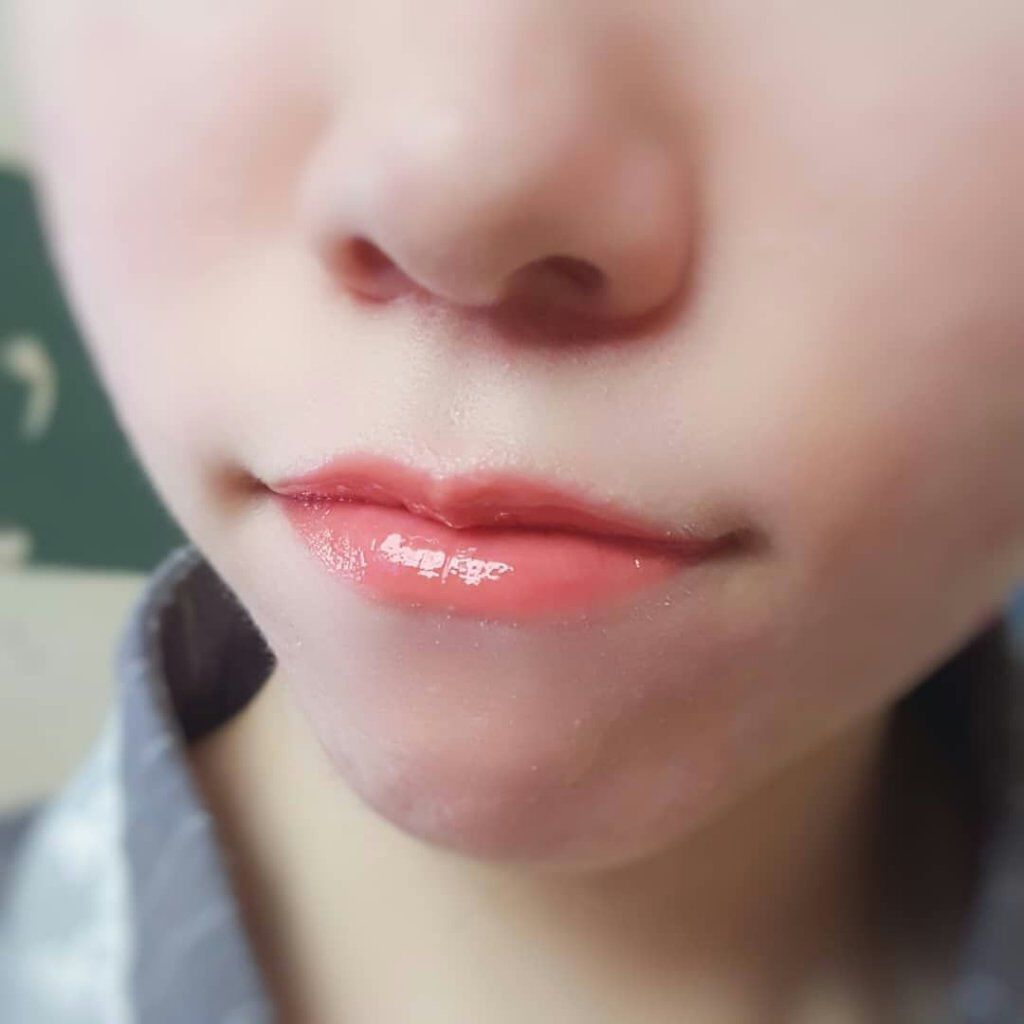 ブルーミングリップグロウ/CAROME./口紅を使ったクチコミ(4枚目)