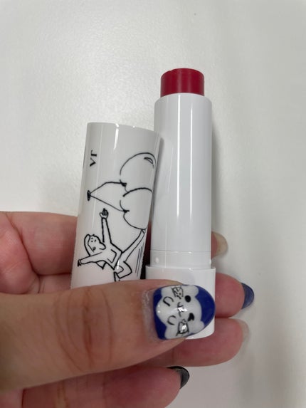 Chie on LIPS 「VTさんのコスメ手軽にコンビニで買えるみてたら色つきリップがあ..」(2枚目)