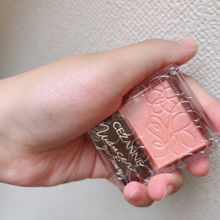 パールグロウニュアンサー/CEZANNE/パウダーハイライトを使ったクチコミ(2枚目)