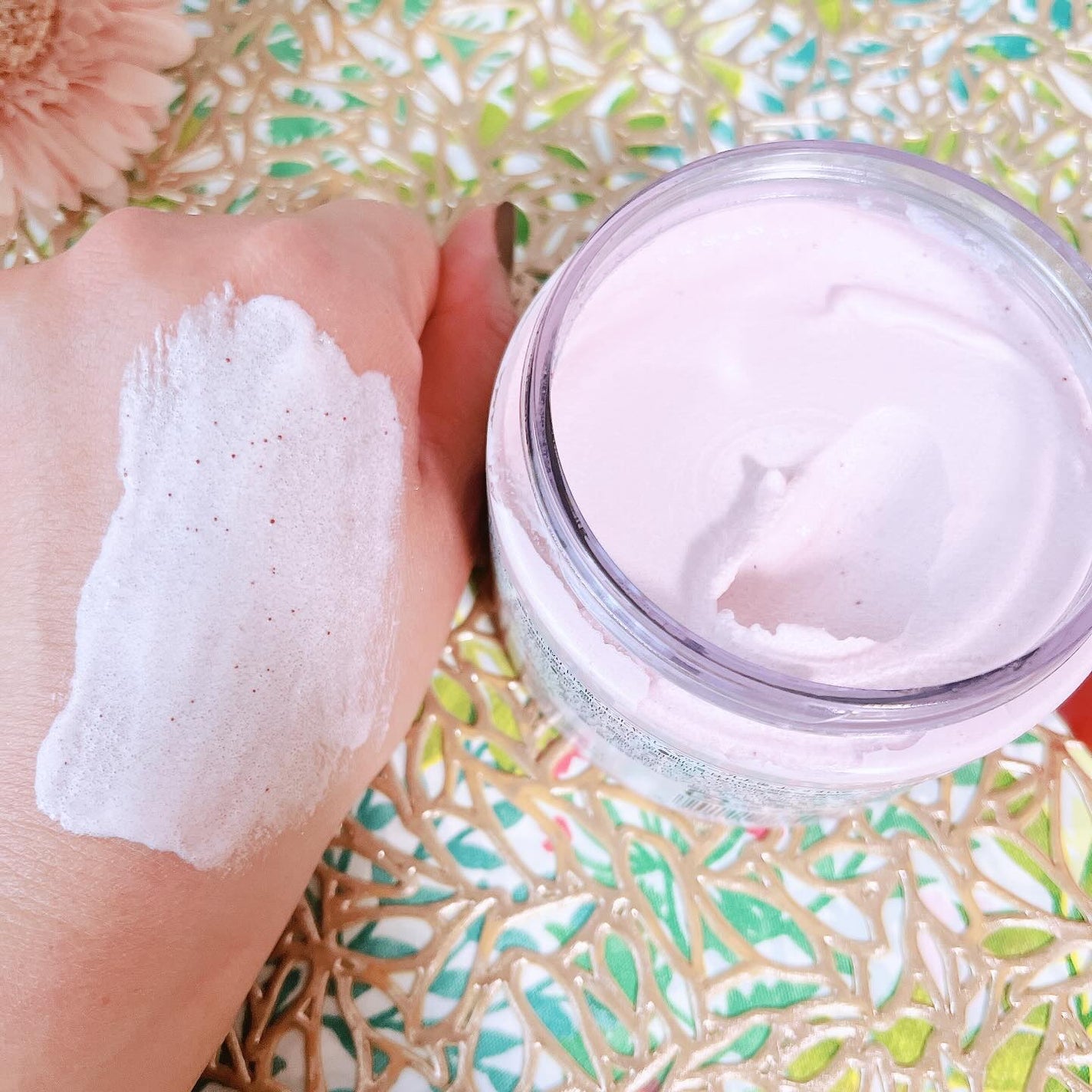 ダヴ ふわとろ クリーミースクラブ チェリー&アプリコットミルク/ダヴ/ボディスクラブを使ったクチコミ(3枚目)