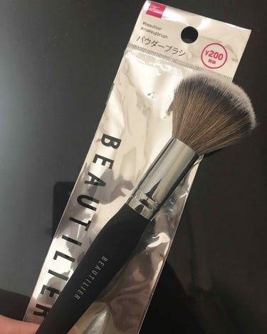 DAISO BEAUTILIER メイクブラシのクチコミ「ダイソーでBEAUTILIERというフェイスブラシ
発見🤩迷う暇なく即ゲットしたよね笑
今まで.....」（2枚目）