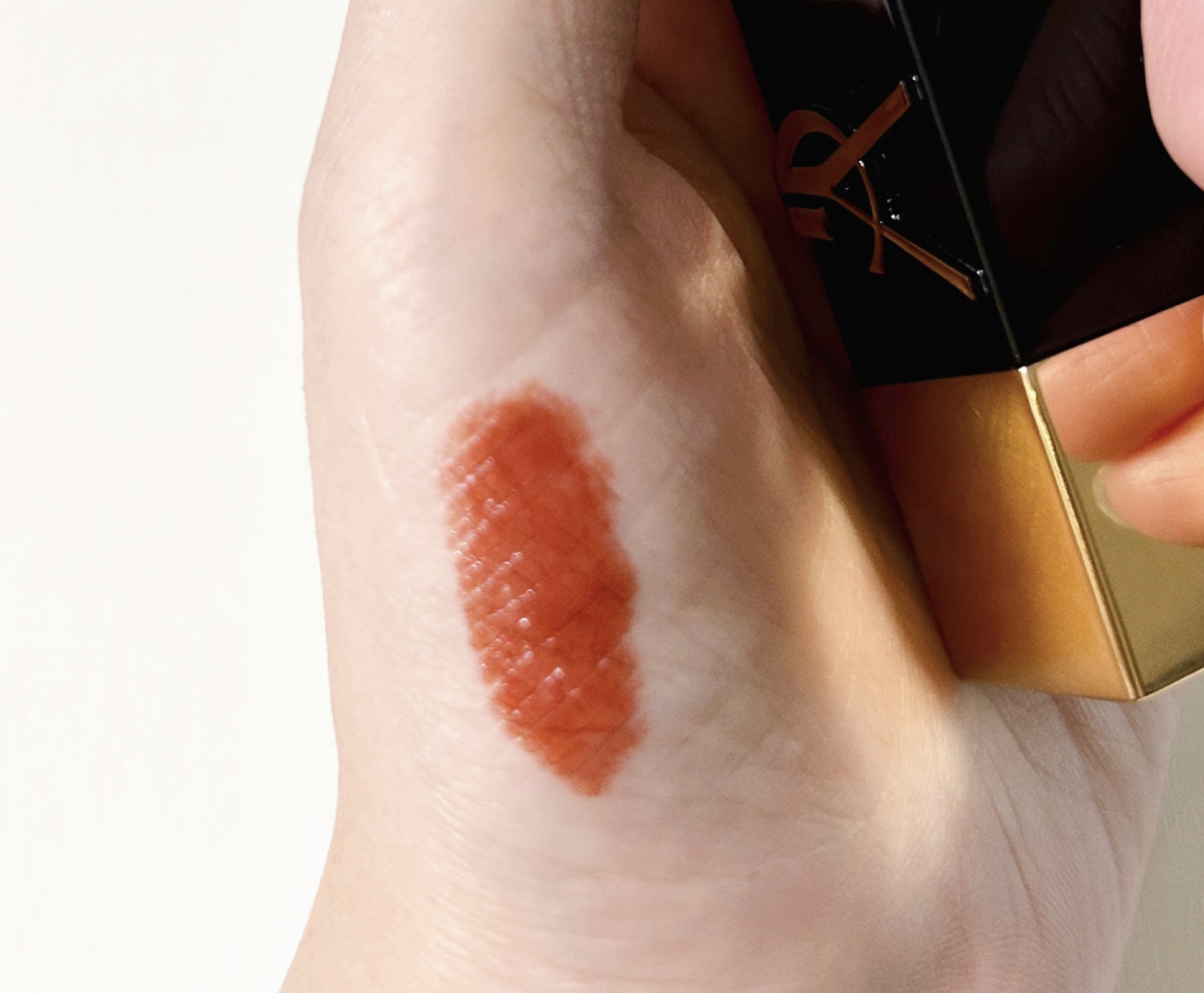 ルージュ ピュールクチュール ザ ボールド No.6 リイグナイテッド アンバー/YVES SAINT LAURENT BEAUTE/口紅を使ったクチコミ（2枚目）