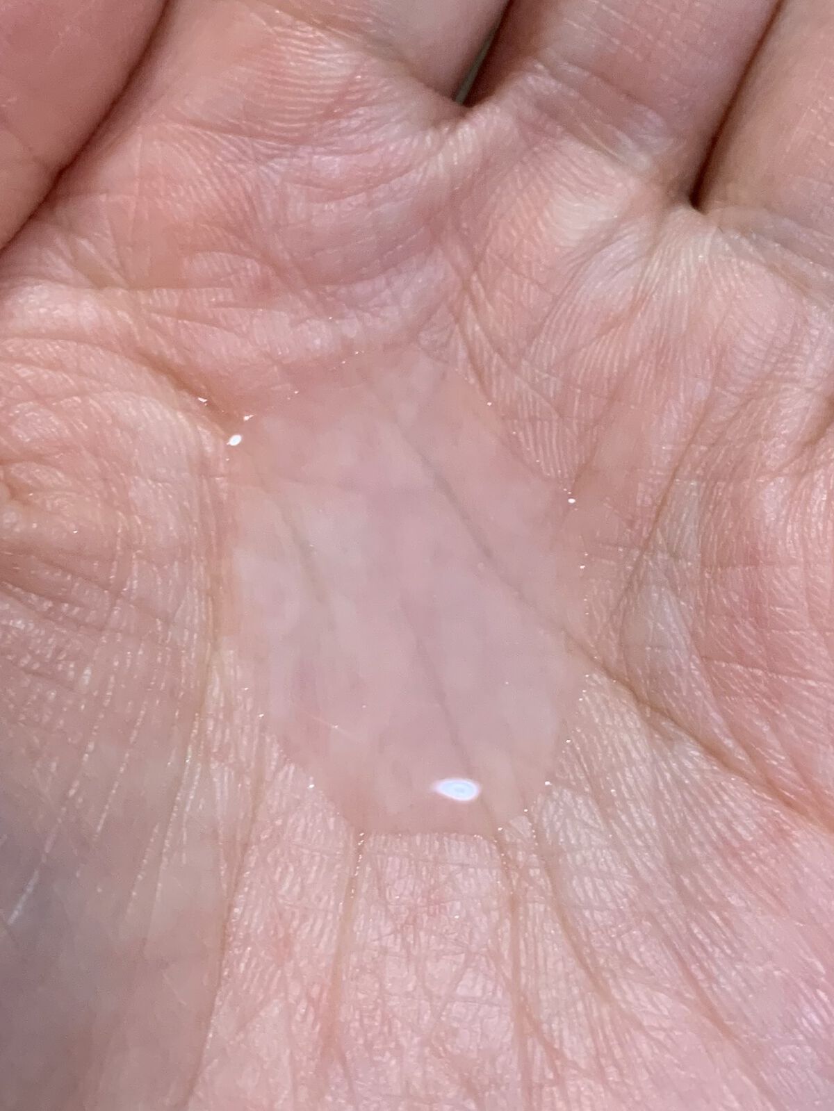 白潤プレミアム 薬用浸透美白化粧水(しっとりタイプ)/肌ラボ/化粧水を使ったクチコミ（2枚目）