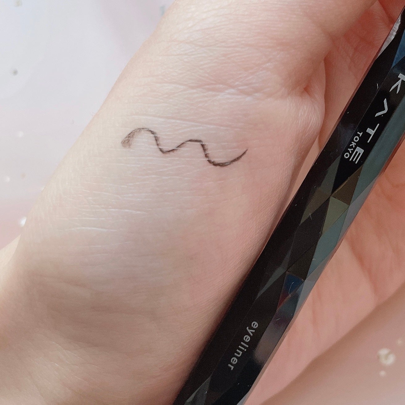 スーパーシャープライナーEX4.0/KATE/リキッドアイライナーを使ったクチコミ(4枚目)