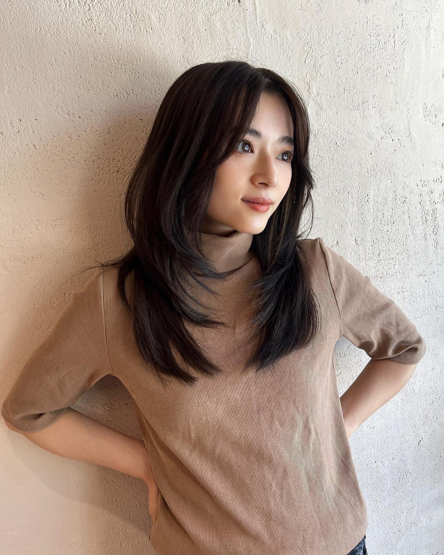 HARUNA on LIPS 「さらっとスタイリングできる!レイヤースタイルです🩷#レイヤーカ..」(5枚目)