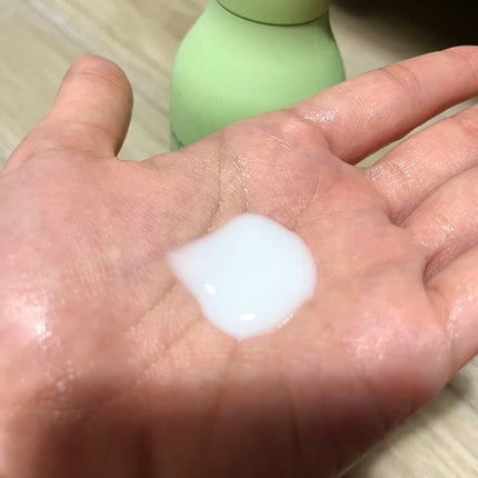 innisfree グリーンティー ピュア ボディーローションのクチコミ「🌿✨あのセラムと同じ?!✨🌿
innisfreeの
グリーンティー ピュア ボディーローション.....」(3枚目)