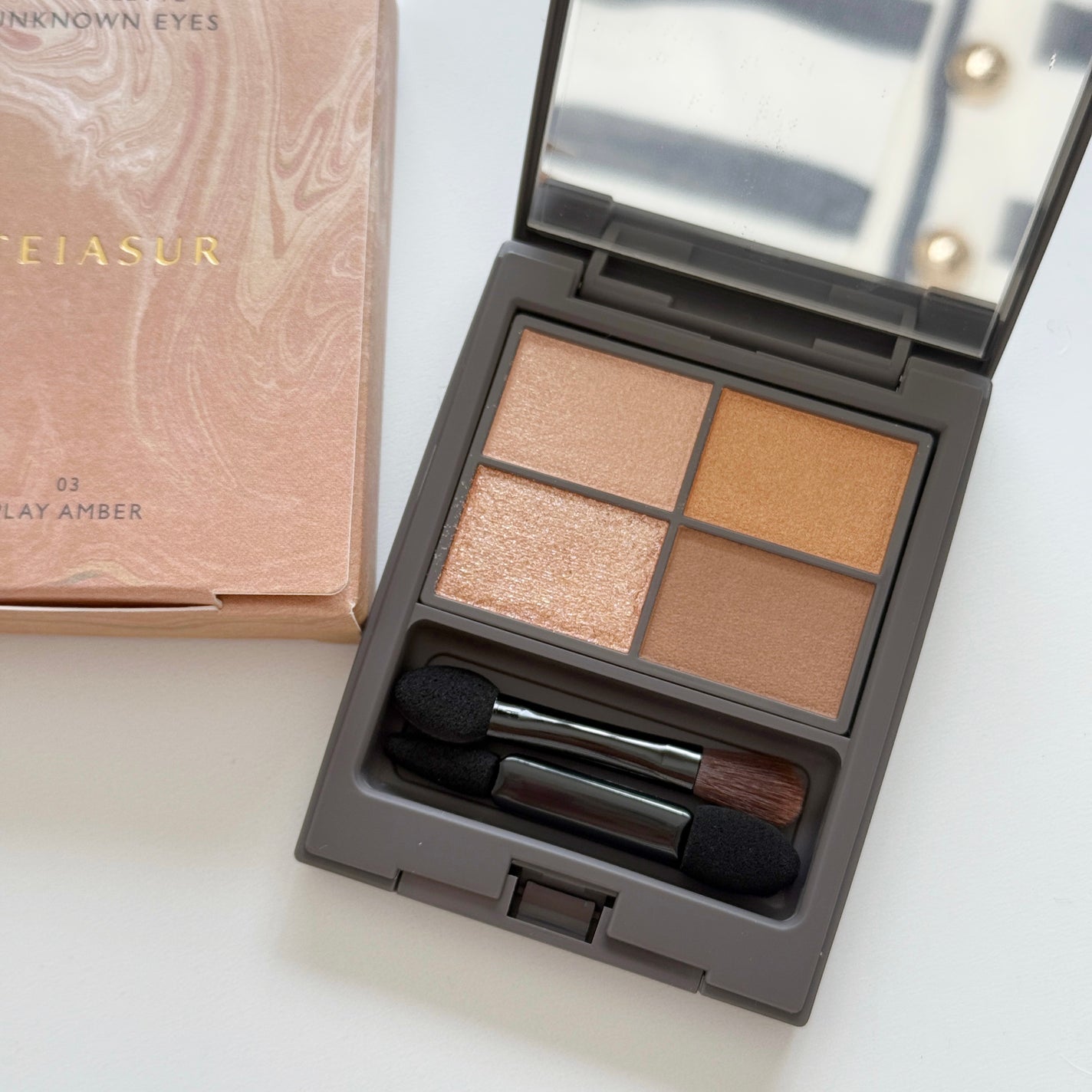 アンノウンアイズ/STEIASUR(ステイアシュール)/アイシャドウパレットを使ったクチコミ(2枚目)