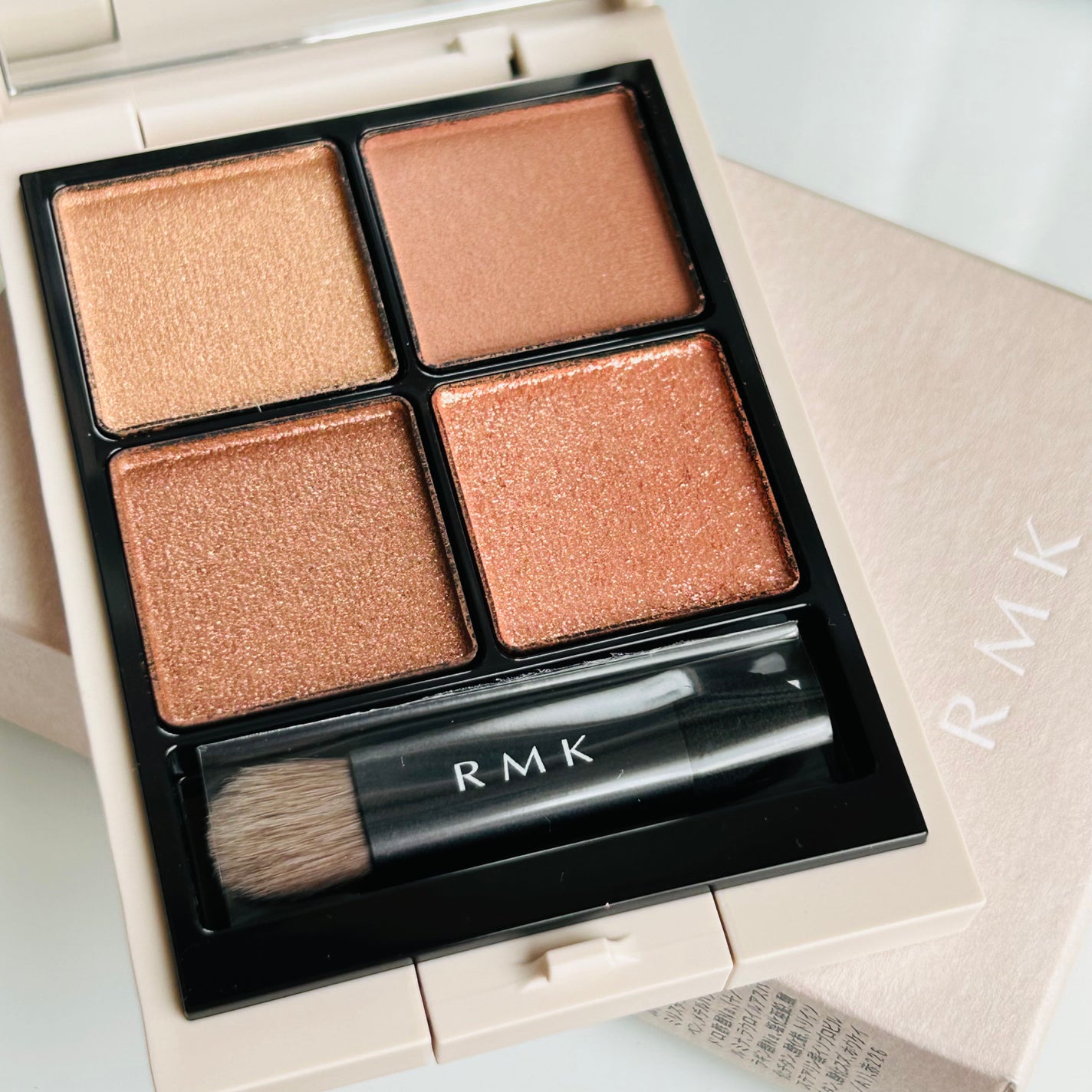 RMK シンクロマティック アイシャドウパレット/RMK/アイシャドウパレットを使ったクチコミ(2枚目)