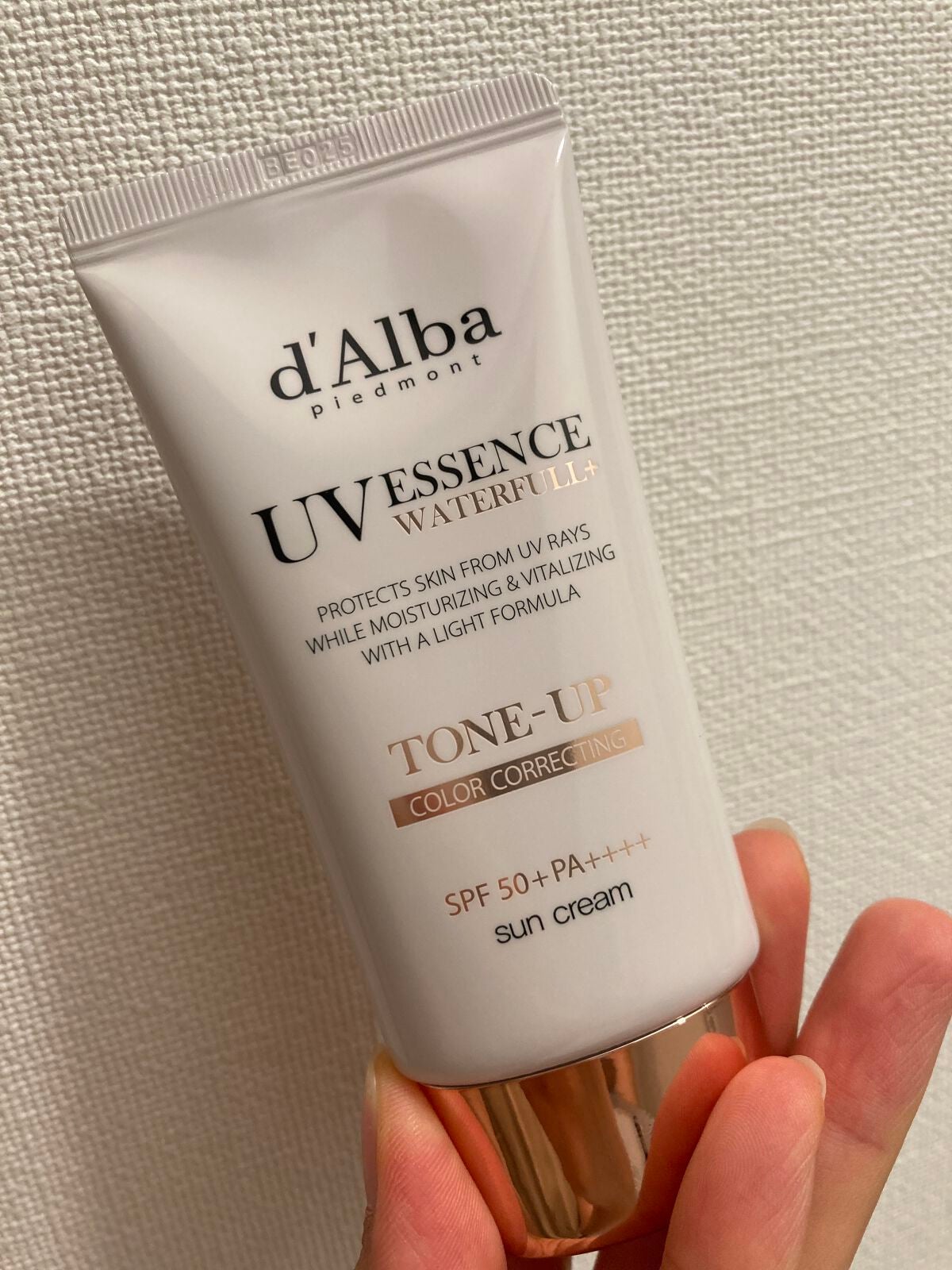 ユウ on LIPS 「ほんのりピンクになって、上品なツヤ。塗った後もしっとりなので秋..」(1枚目)