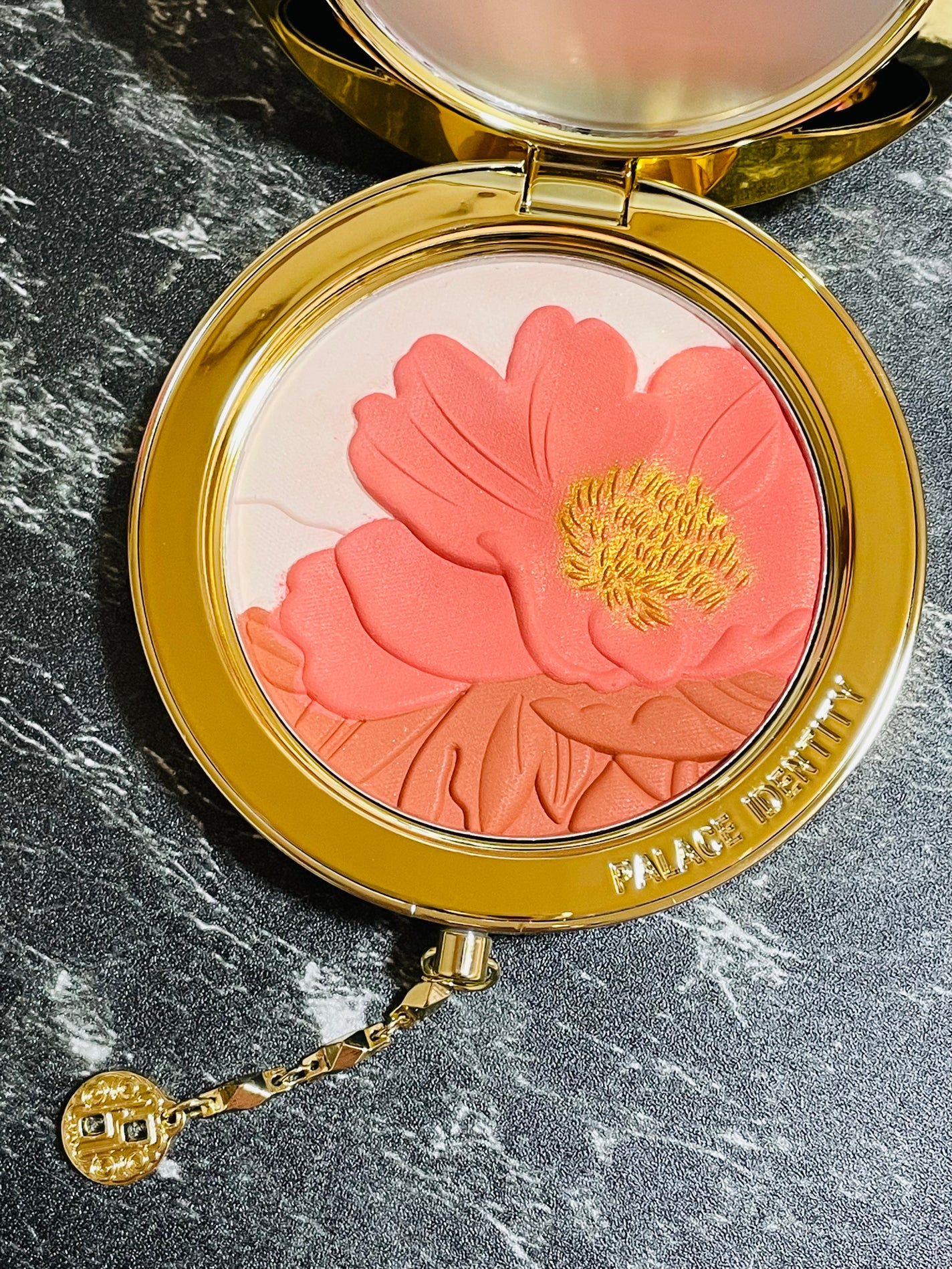 ZEESEAx正宮御品 「盛唐酔夢」シリーズ 丹酔金箔 牡丹チークシャッドパレット/ZEESEA/パウダーチークを使ったクチコミ(2枚目)