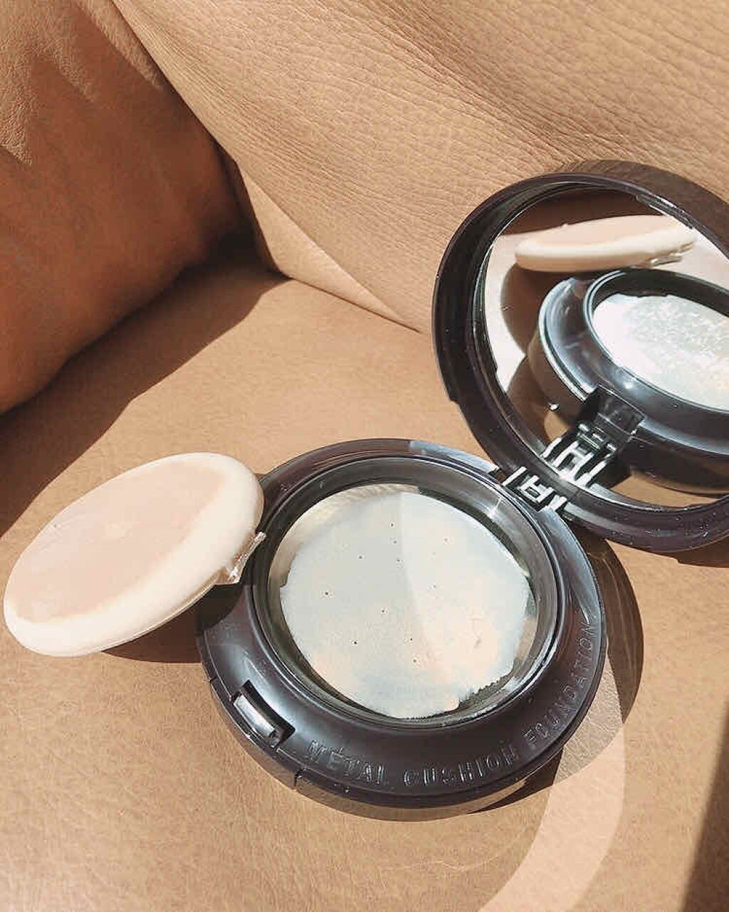 EXPERT METAL CUSHION FOUNDATION (エキスパートメタルクッションファンデーション）  SPF50+ PA+++/VDL/クッションファンデーションを使ったクチコミ（2枚目）