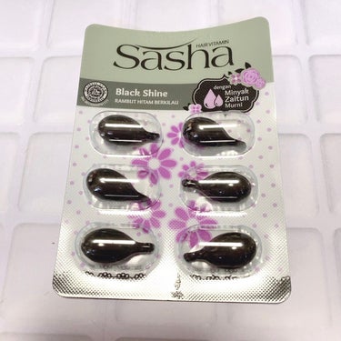 Sasha ヘアビタミン ブラック（ブラックシャイン）のクチコミ「Sasha
ヘアビタミン ブラック


閉店するキャンドゥにてセールがやっていた時にelips.....」（1枚目）