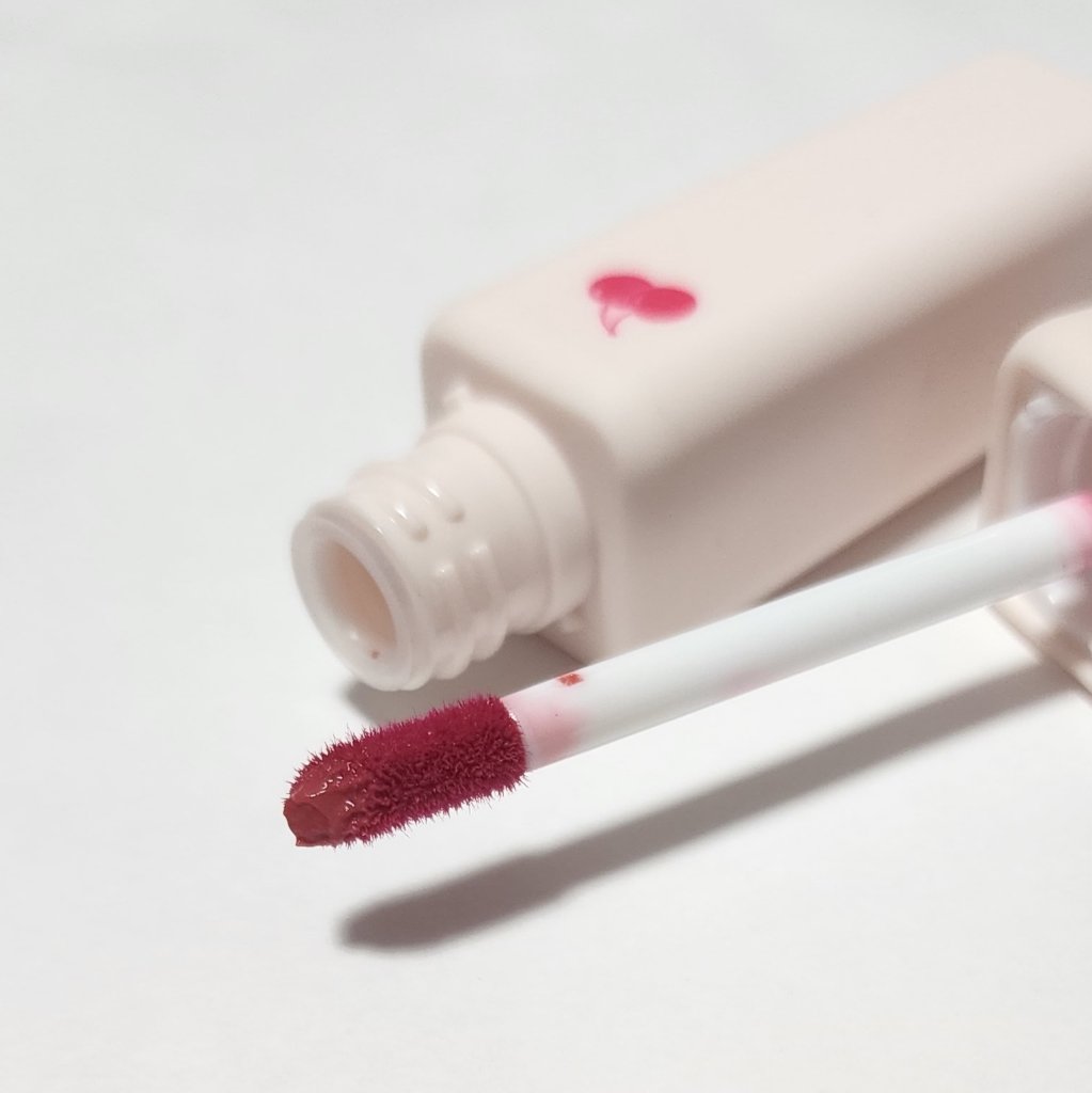 チューインガムベルベットティント/KIRSH(キルシー)/リップティントを使ったクチコミ（2枚目）