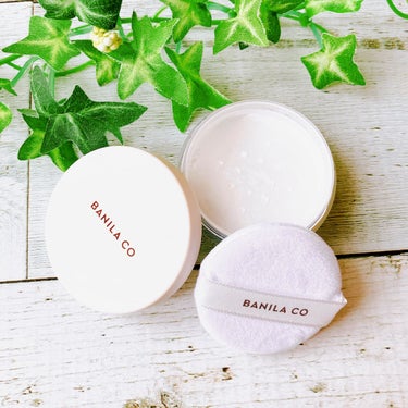 BANILA CO

プライムプライマークラシックセット

￥2480

------------------------------

韓国コスメで大人気の
“BANILA CO”

そんなBANILA COから
日本限定発売の
【プライムプライマークラシックセット】が発売っ♪

このプライマー
BANILA COで大バズり中の
クレンジングバームに次ぐ
人気アイテム！

クリアベースのプライマーだから
肌の色を選ばずに使える◎

肌の凹凸をカバーして
なめらかな肌にしてくれる
嬉しいアイテム！

サラッとした仕上がりで
気になる箇所に部分使いもおすすめ♪


そして
【フィニッシュフェイスパウダー】
これがまた優秀すぎ♪
皮脂や汗を吸収してくれるから
メイクの持ちが格段にUP！

顔全体はもちろん
メイク崩れが気になる部分にのせるだけ♪

#PR

#バニラコ #プライマー #化粧下地
#韓国コスメ #新作コスメ
#バニラコプライマー  #毛穴カバー
#毛穴レスの画像 その2