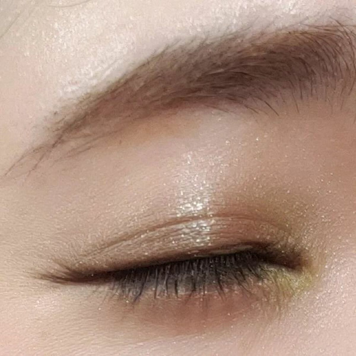 ラズル アイカラー 28 Virtual green/エレガンス ラズル /単色アイシャドウを使ったクチコミ（2枚目）