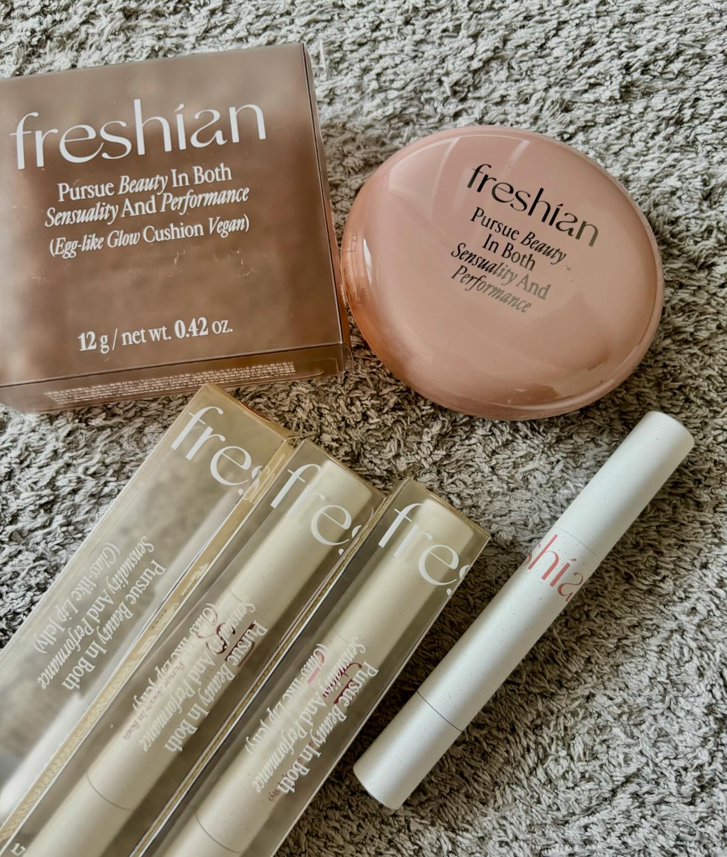 freshian エッグライク グロウクッションのクチコミ「大好きなフレシアン

・エッグライクグロウクッション(ヴィーガン)

軽くて、うるおうレイヤー.....」（1枚目）